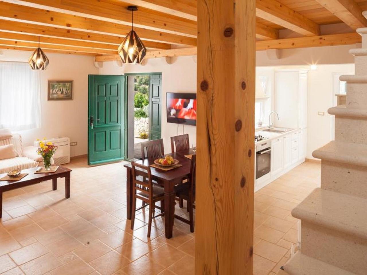 Luxurious Holiday Home In Makarska With Jacuzzi Exteriér fotografie